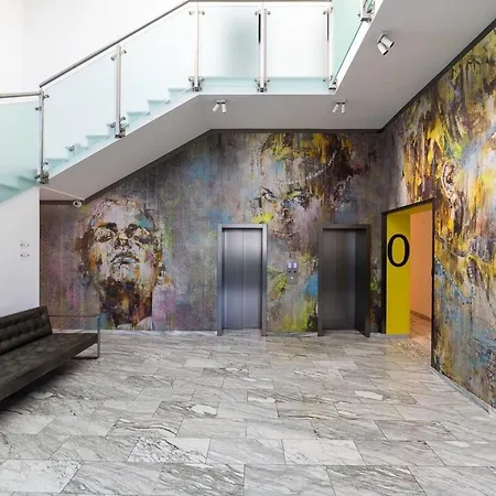 Apartment Design Art - Gym & Location